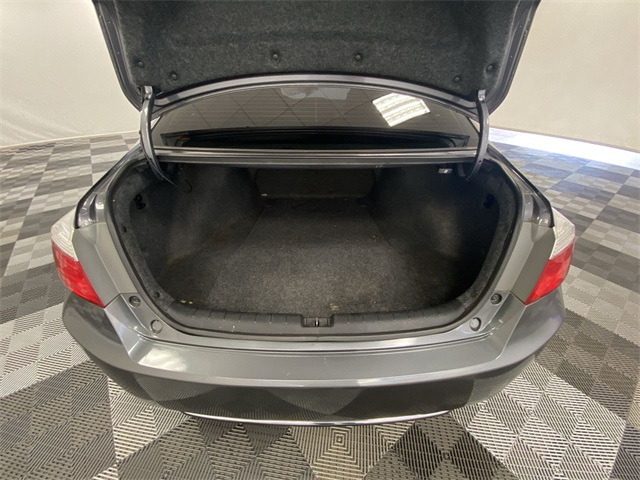 Vehicle image 20 of 25
