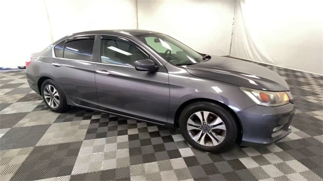 Vehicle image 7 of 25