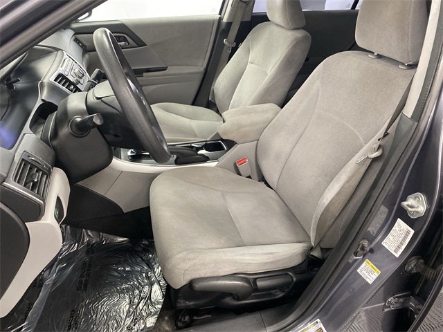 Vehicle image 11 of 25