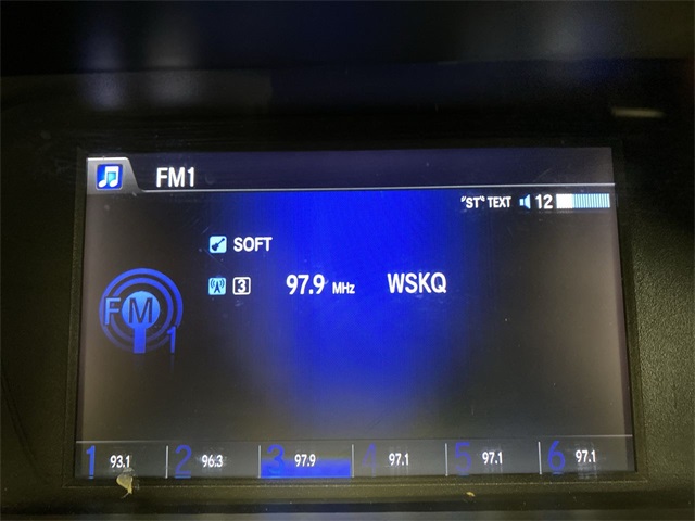 Vehicle image 15 of 25
