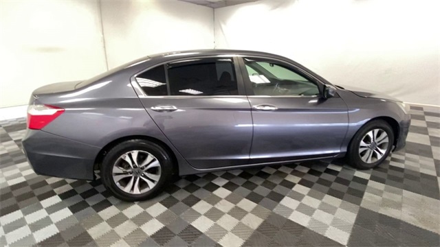 Vehicle image 3 of 25