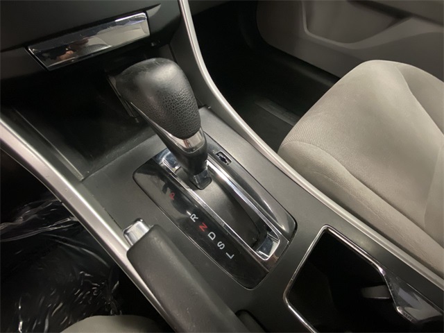 Vehicle image 18 of 25