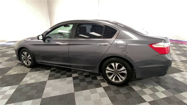 Vehicle image 6 of 25