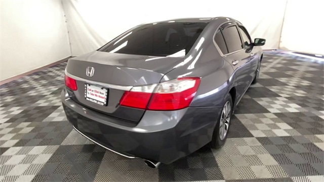 Vehicle image 8 of 25