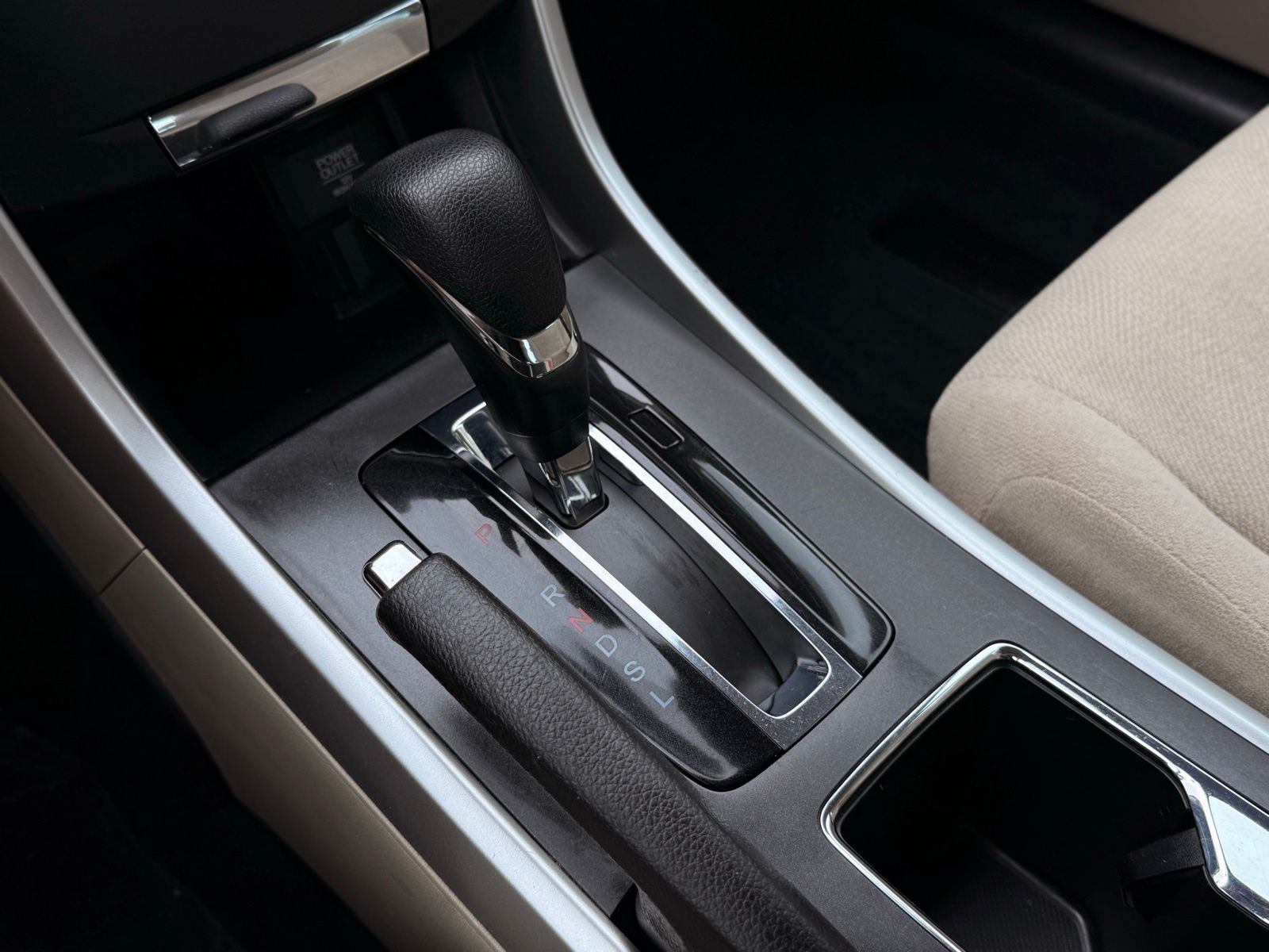 2013 Honda Accord LX Image 28 of 32