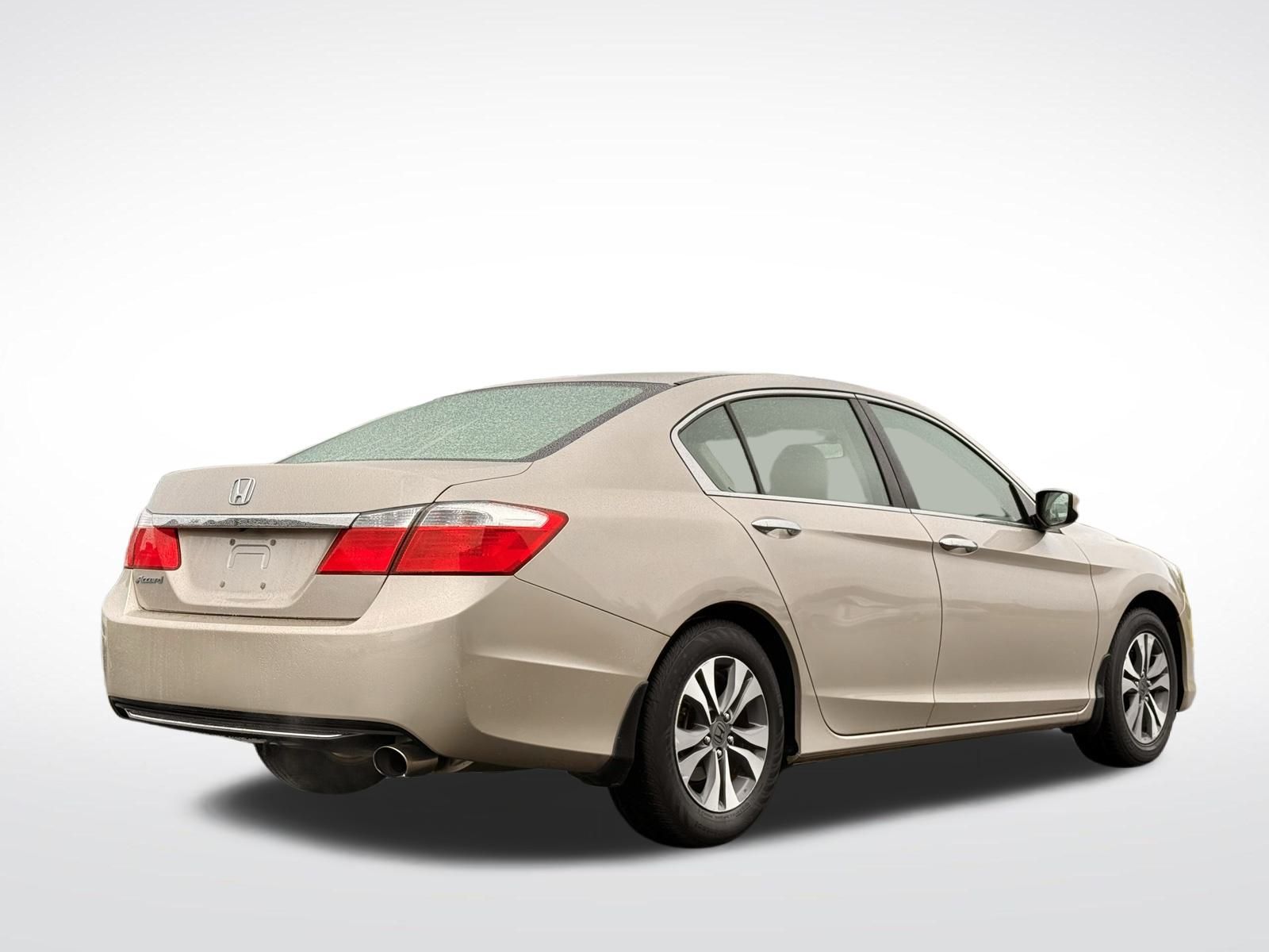 2013 Honda Accord LX Image 6 of 32