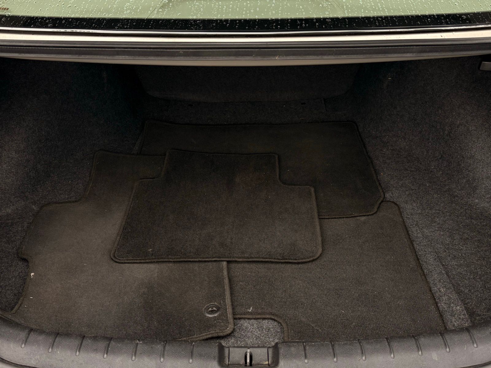 2013 Honda Accord LX Image 10 of 32