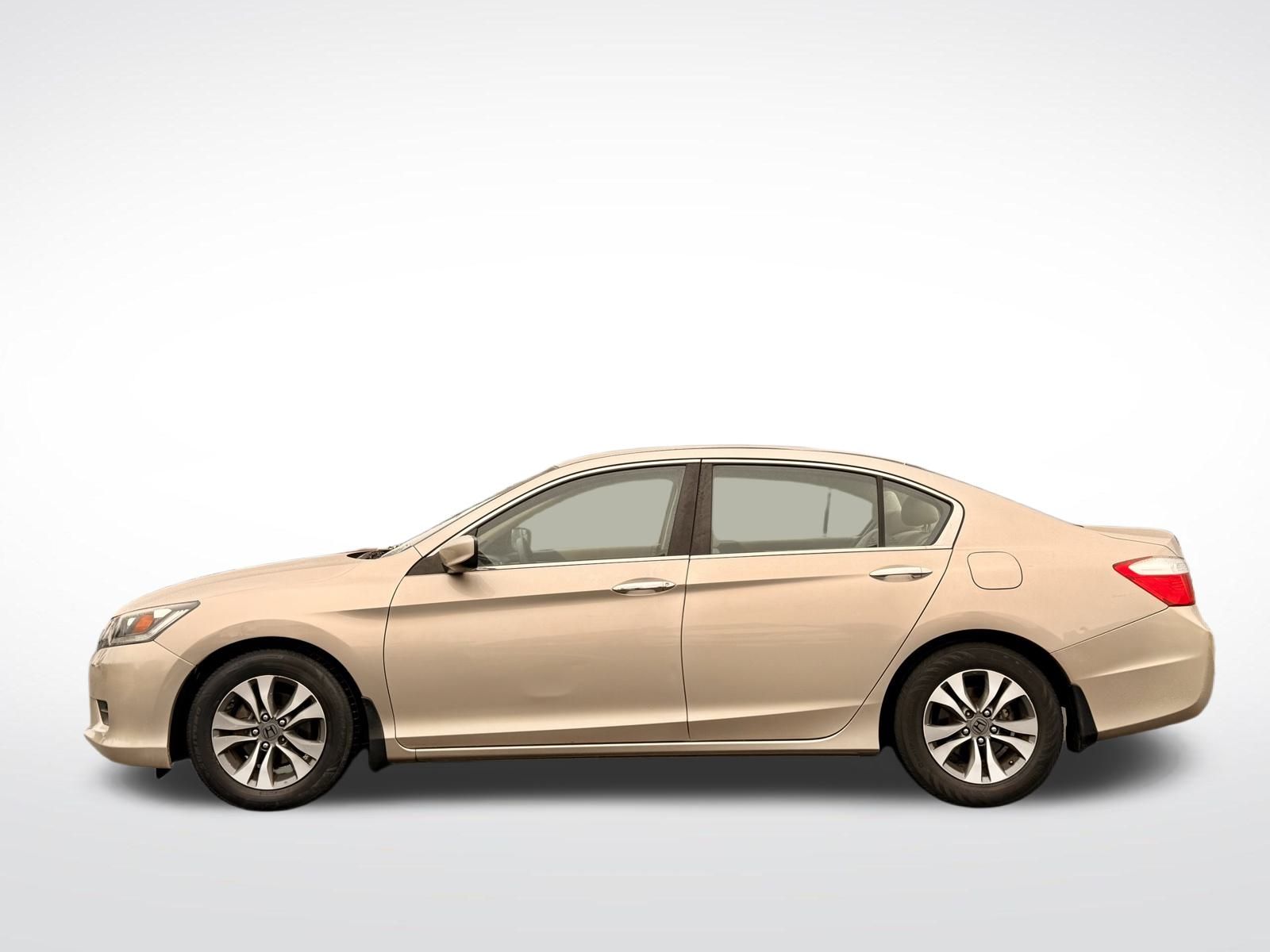 2013 Honda Accord LX Image 9 of 32