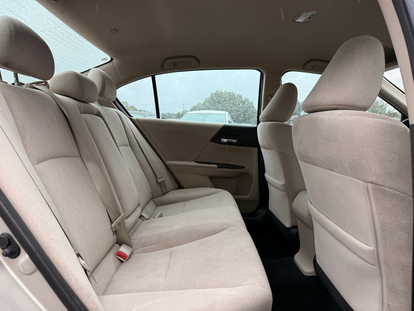 2013 Honda Accord LX Image 11 of 32