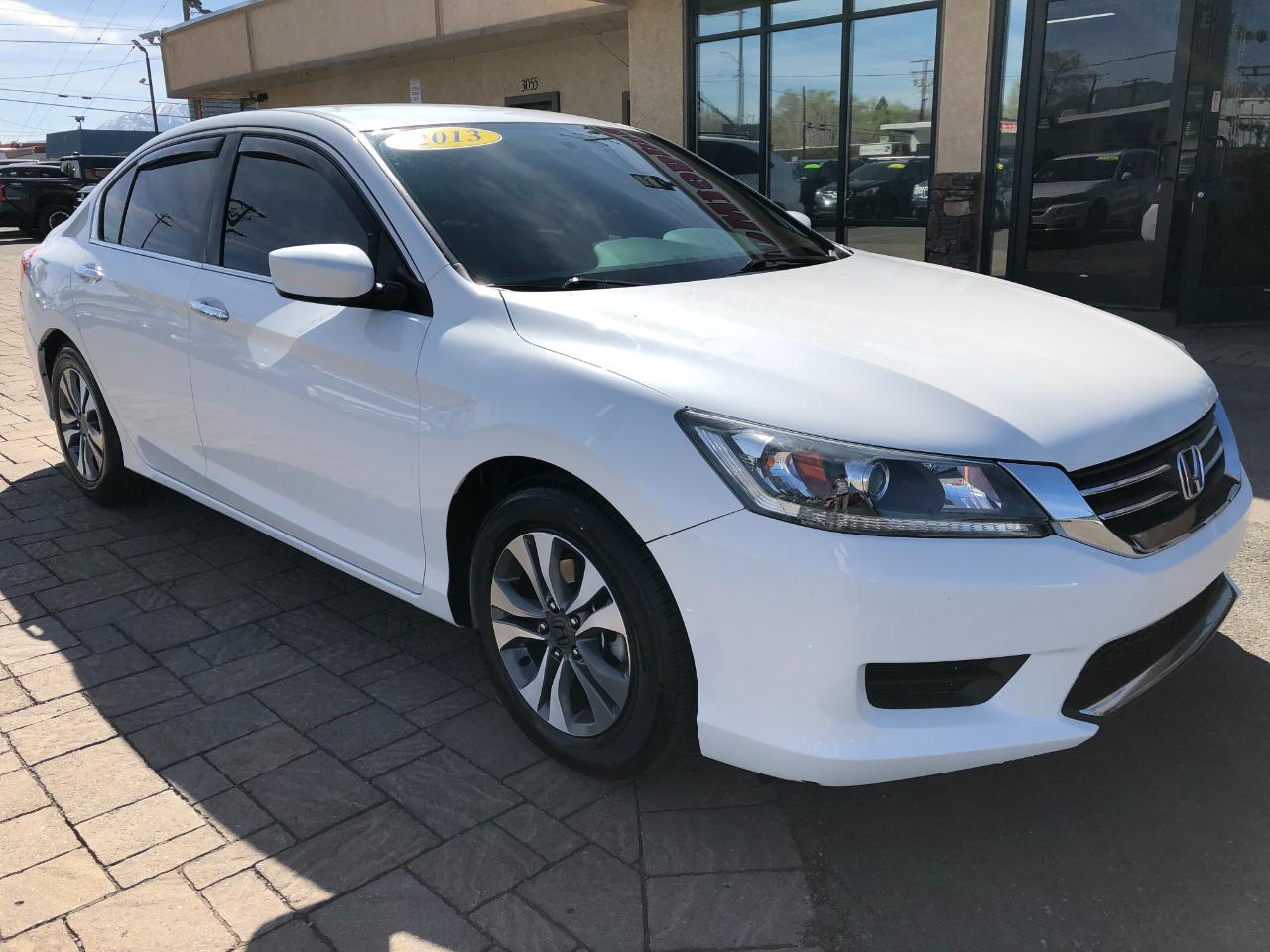 2013 Honda Accord LX Image 3 of 29