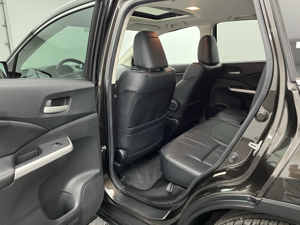 Vehicle image 17 of 34