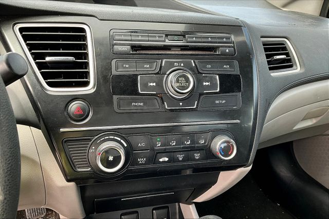Vehicle image 16 of 17