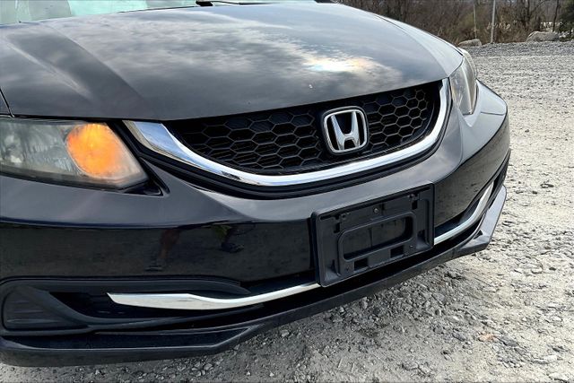 Vehicle image 14 of 17