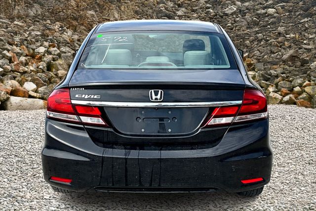 Vehicle image 5 of 17
