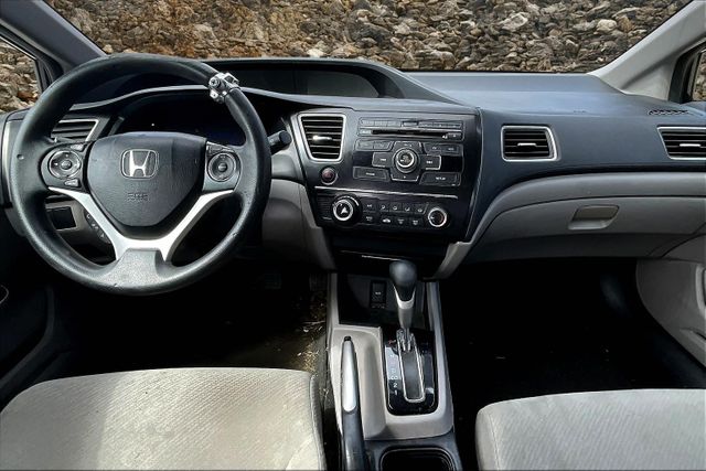 Vehicle image 10 of 17