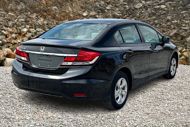 Vehicle image 4 of 17