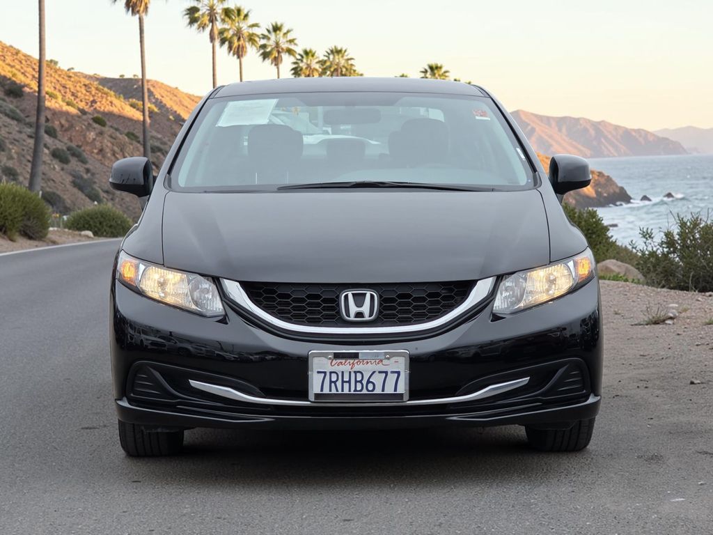 2013 Honda Civic LX Image 2 of 35