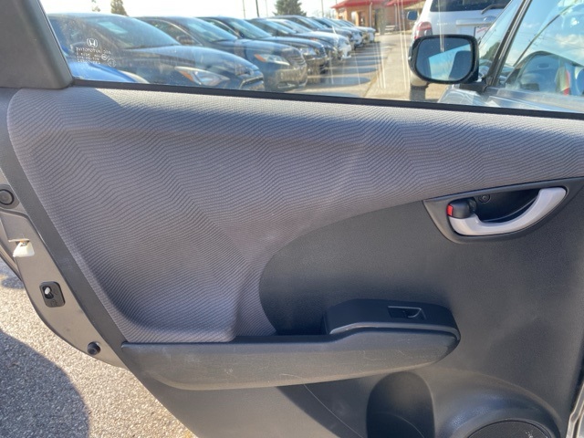 Vehicle image 19 of 31