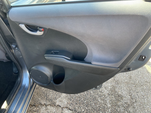 Vehicle image 23 of 31