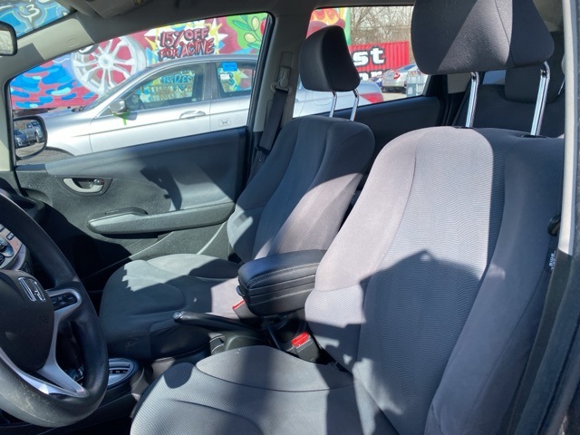Vehicle image 10 of 31