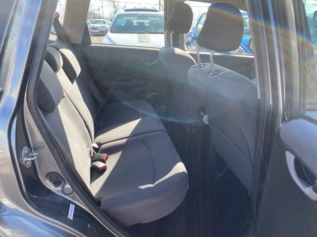 Vehicle image 21 of 31