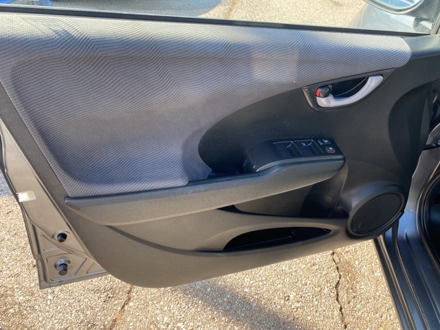 Vehicle image 15 of 31