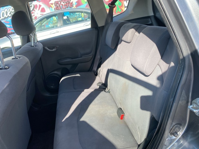 Vehicle image 18 of 31