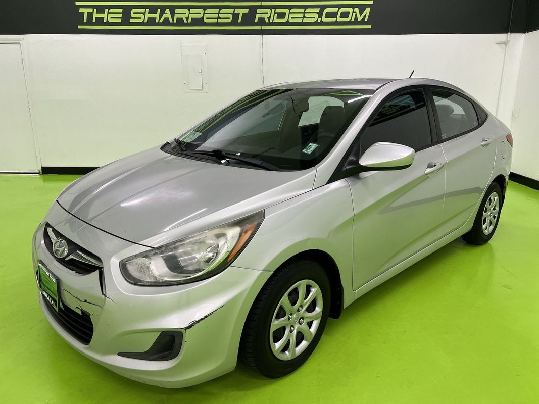 2013 Hyundai Accent GLS Image 1 of 27