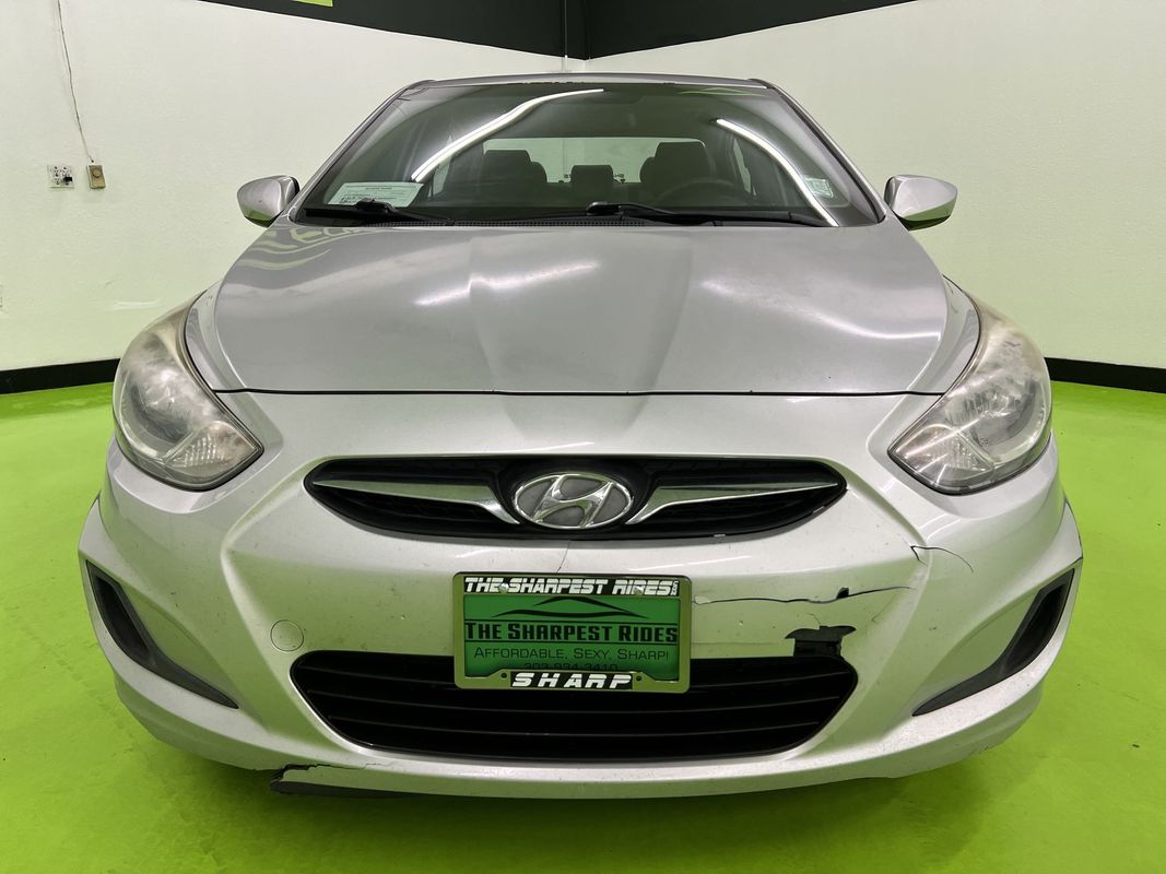 2013 Hyundai Accent GLS Image 2 of 27