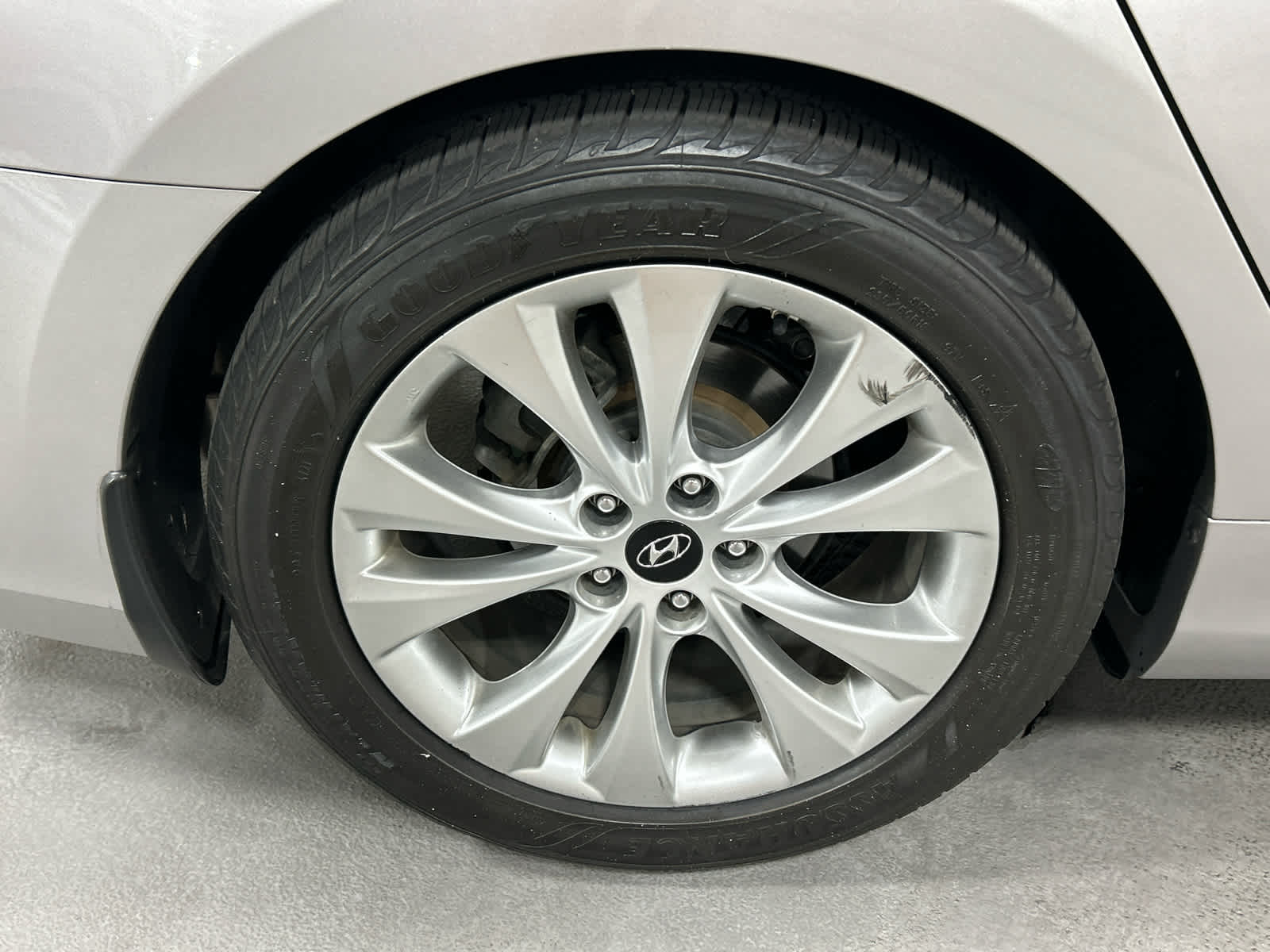 Vehicle image 23 of 46