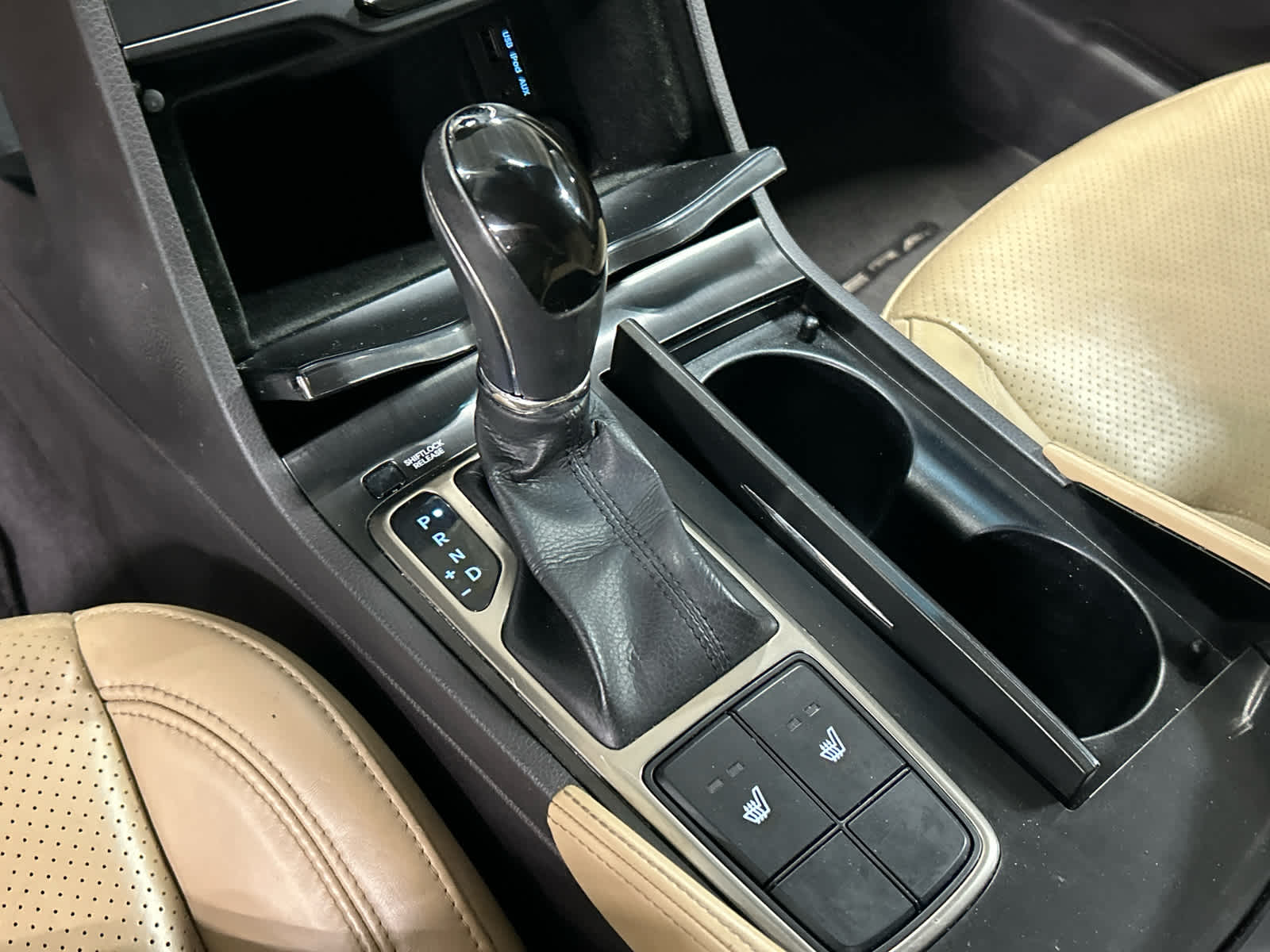 Vehicle image 37 of 46