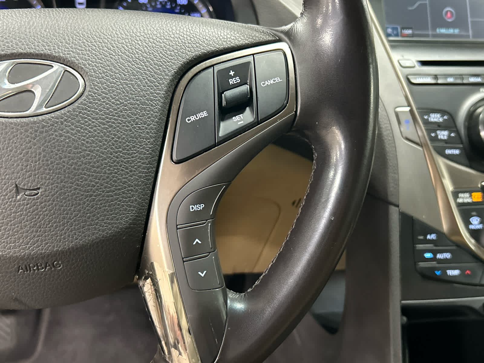 Vehicle image 41 of 46