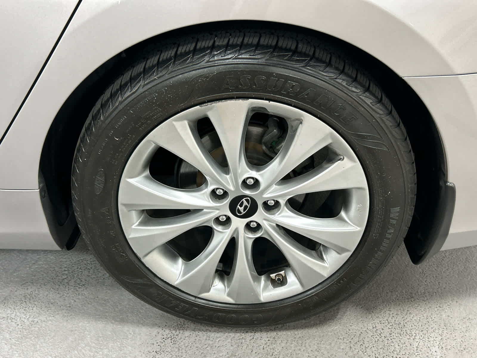 Vehicle image 21 of 46