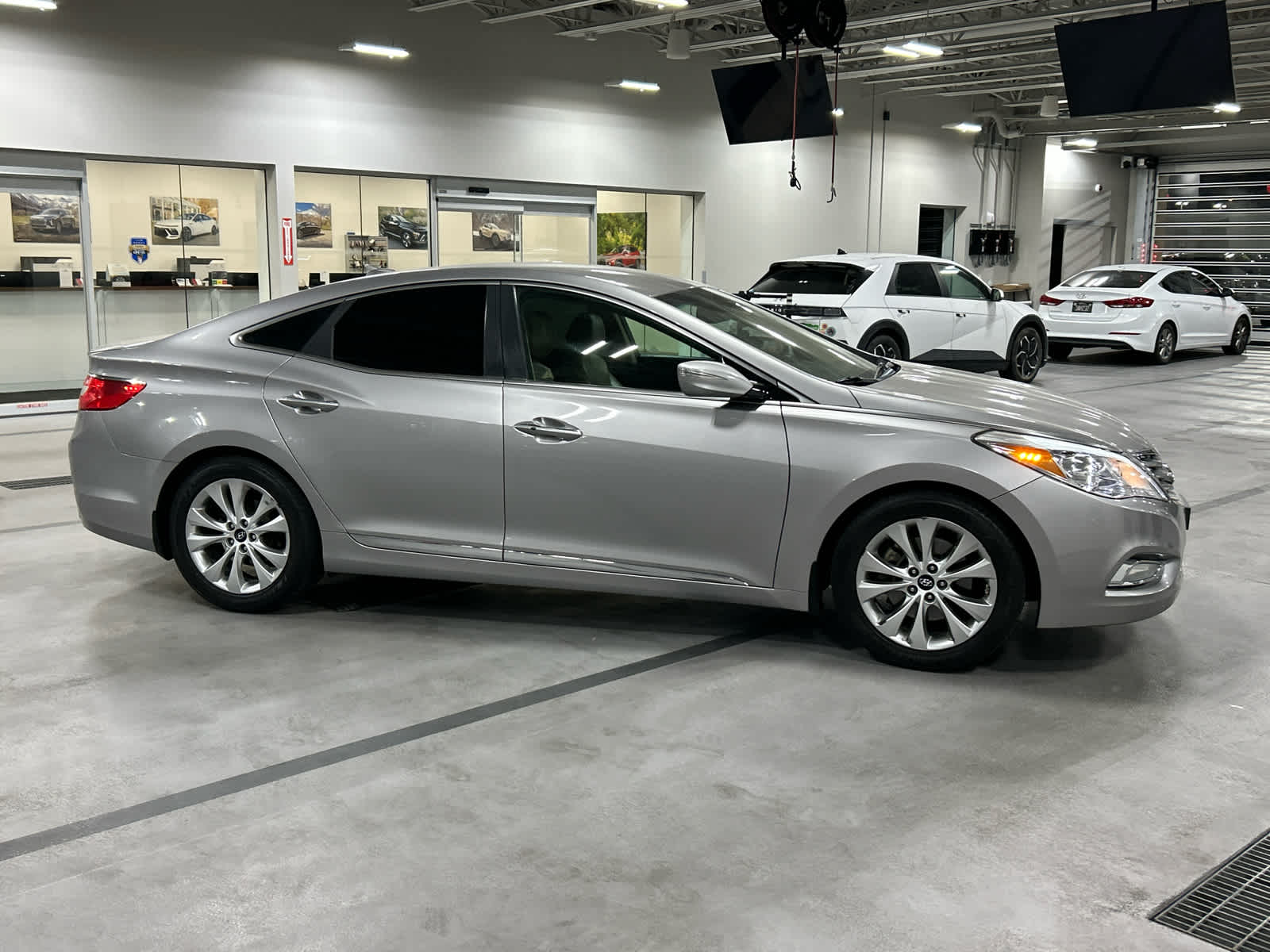 Vehicle image 6 of 46