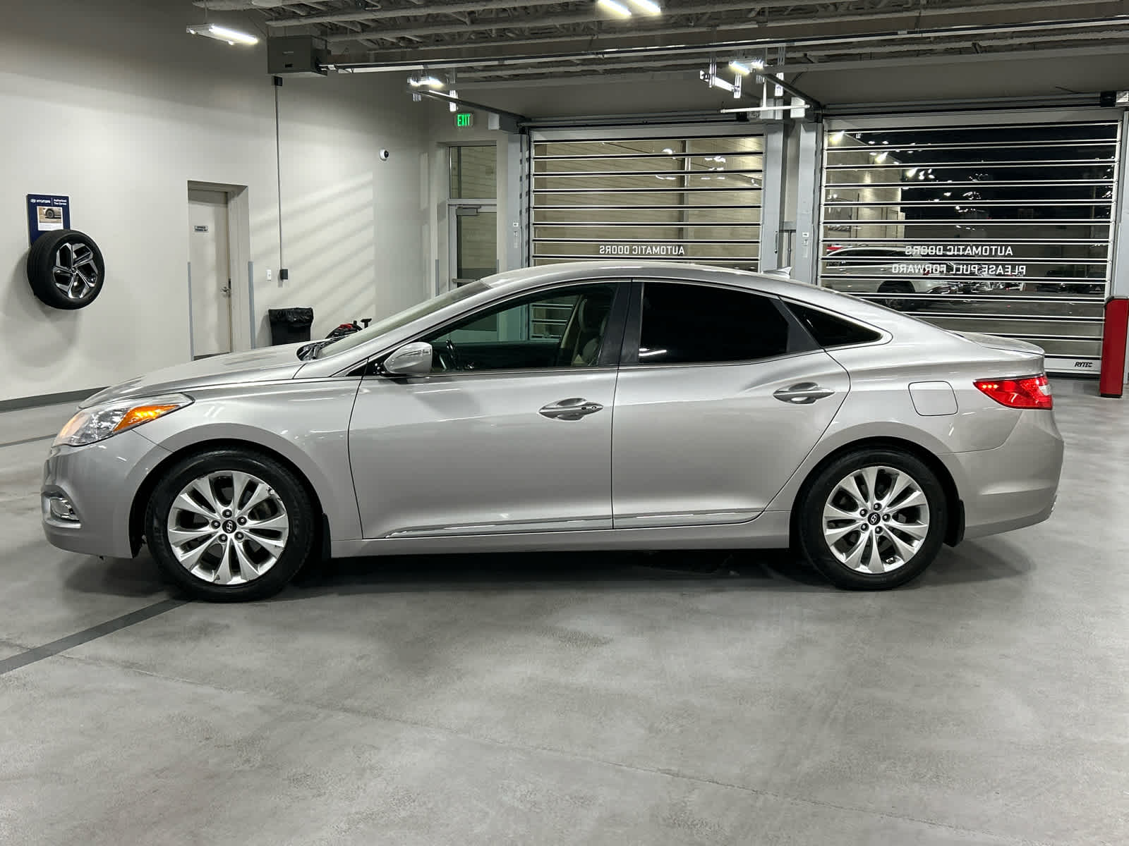 Vehicle image 19 of 46