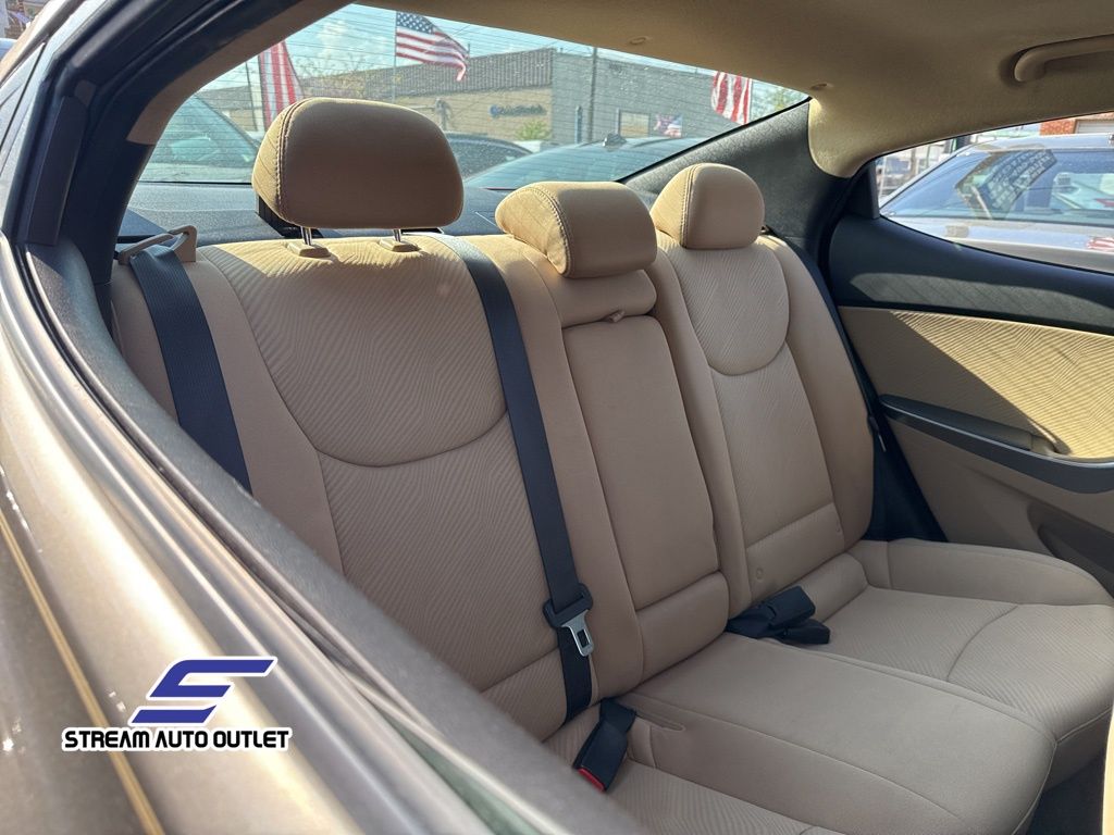 Vehicle image 18 of 39