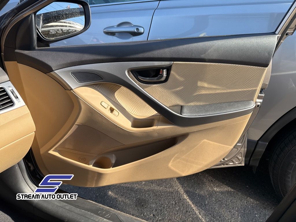 Vehicle image 11 of 39