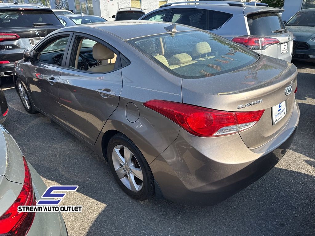 Vehicle image 4 of 39
