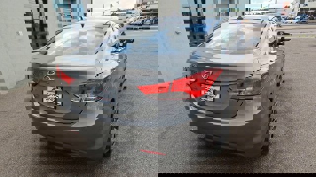 Vehicle image 7 of 20