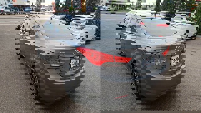 Vehicle image 9 of 20