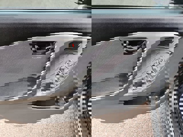 Vehicle image 19 of 20