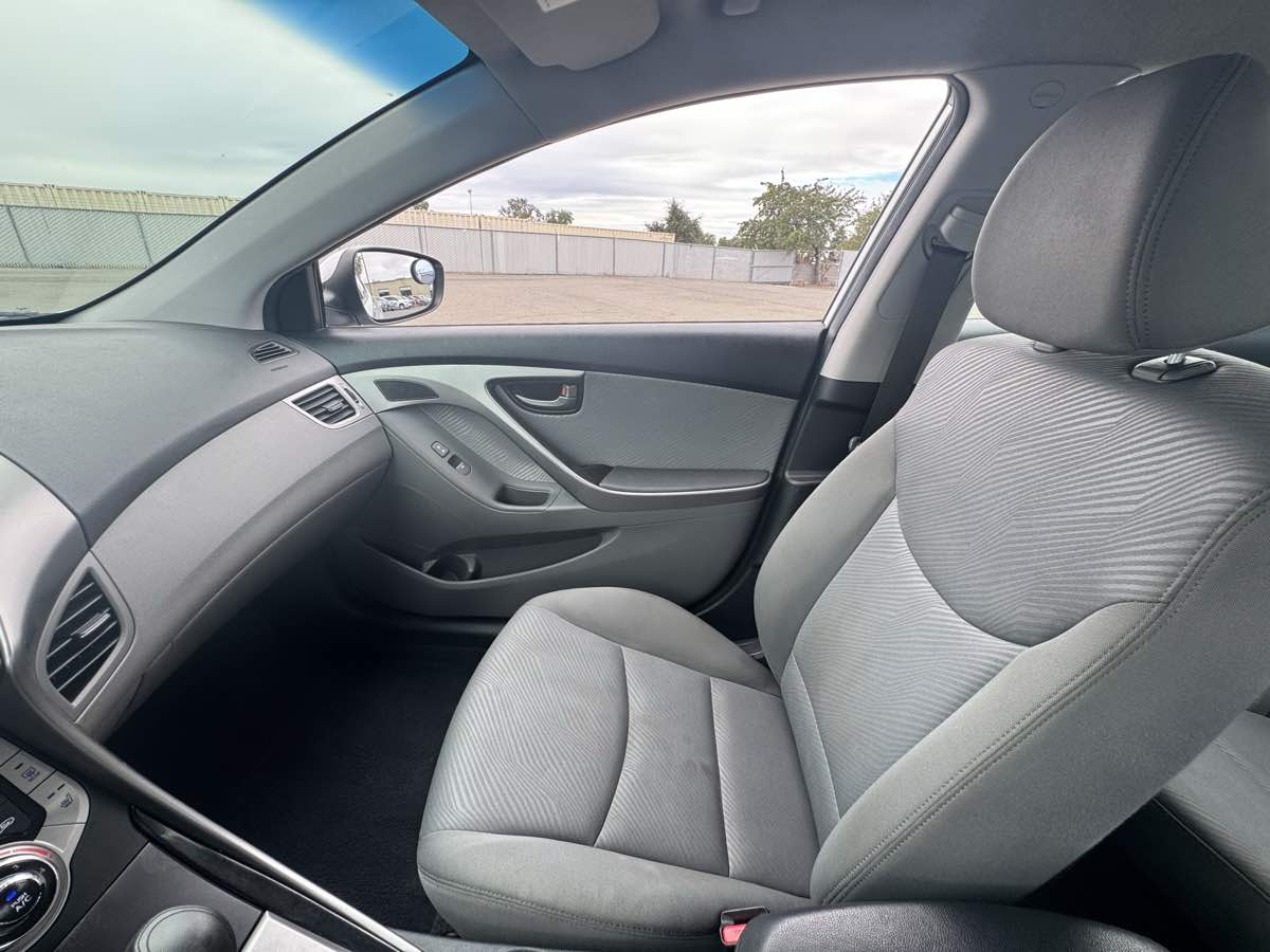 2013 Hyundai Elantra GLS Image 31 of 34