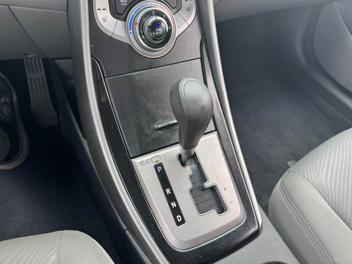 2013 Hyundai Elantra GLS Image 29 of 34