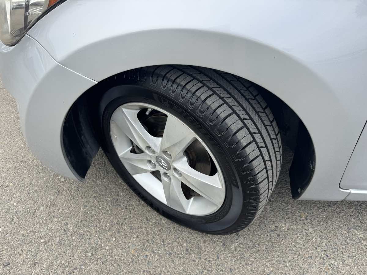 2013 Hyundai Elantra GLS Image 18 of 34