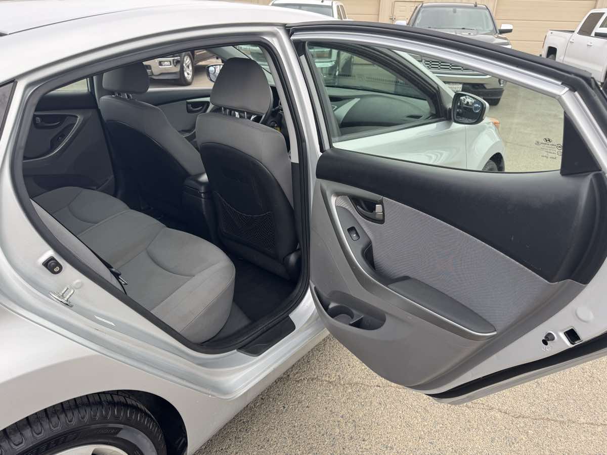 2013 Hyundai Elantra GLS Image 32 of 34