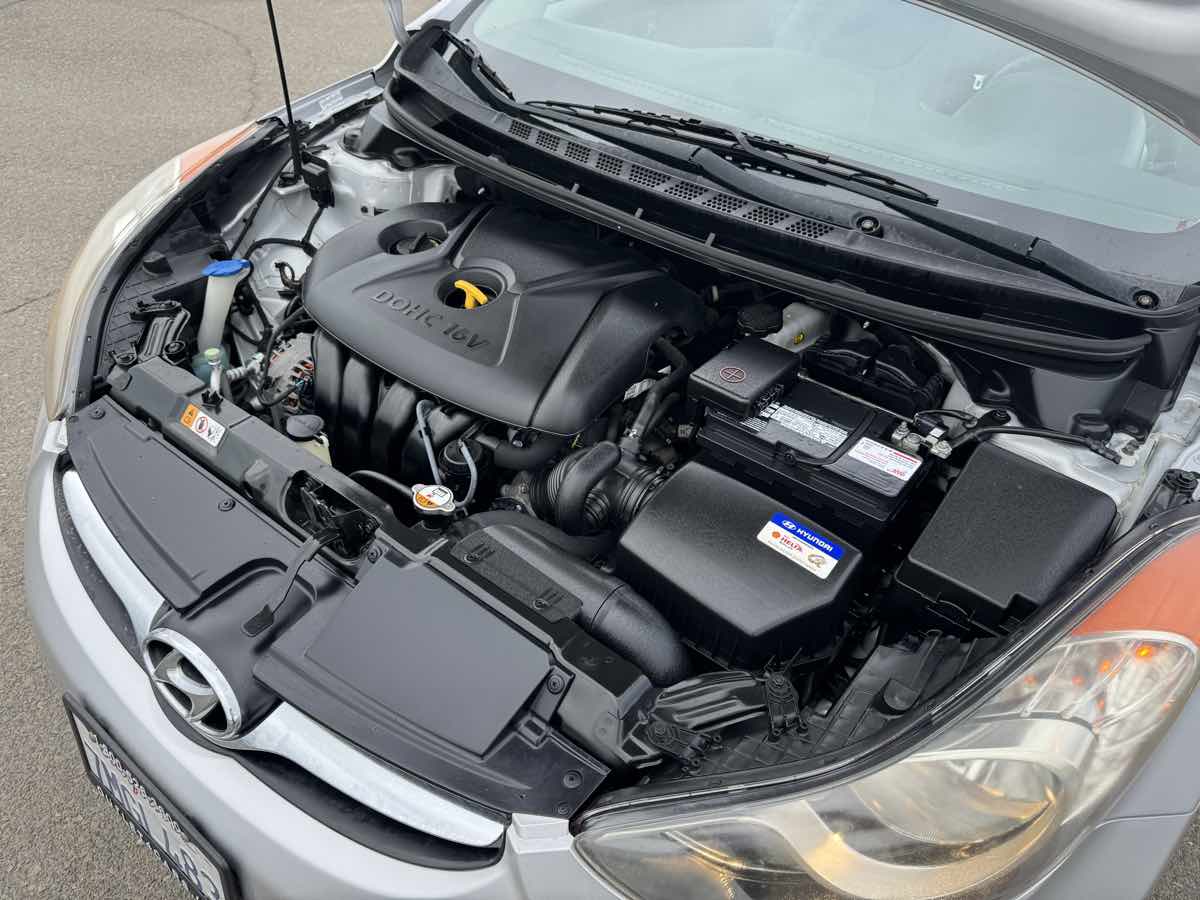 2013 Hyundai Elantra GLS Image 13 of 34