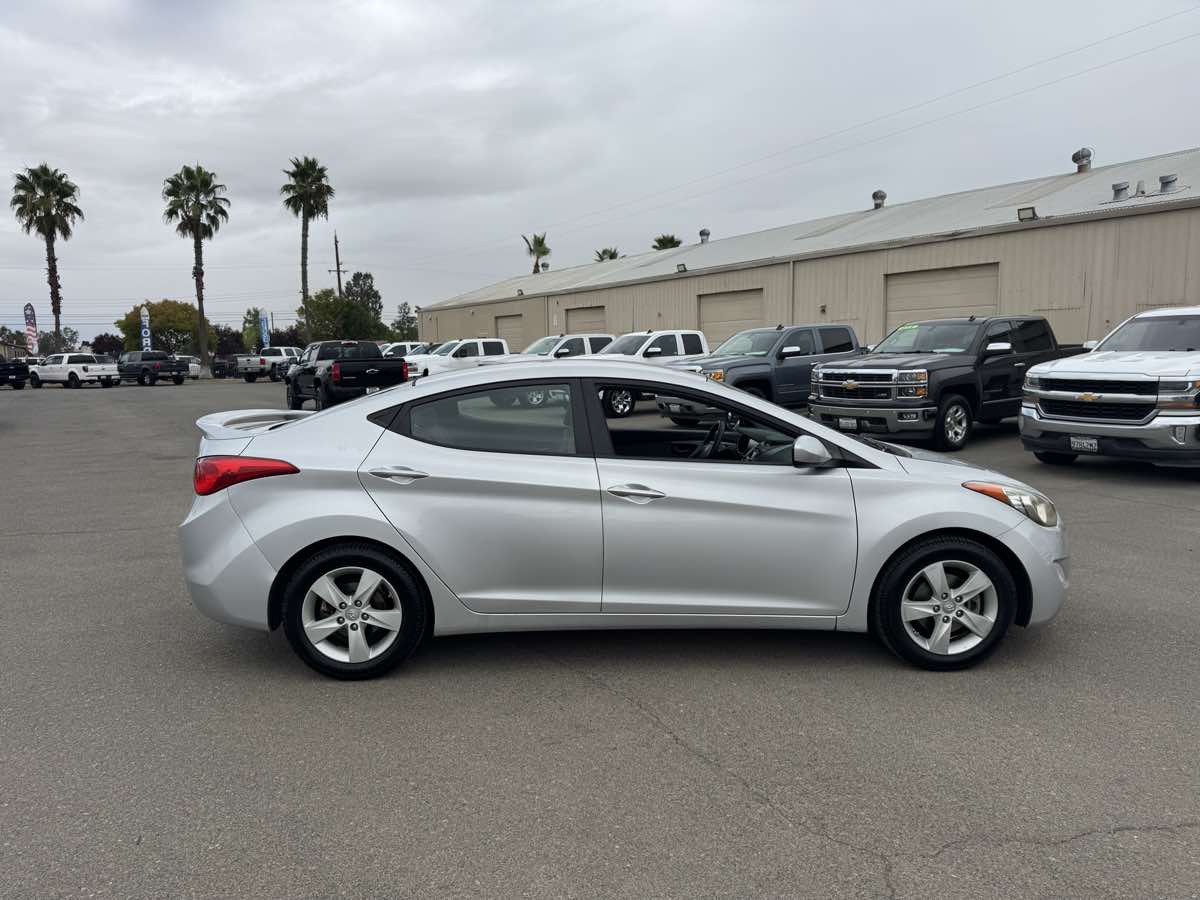 2013 Hyundai Elantra GLS Image 7 of 34