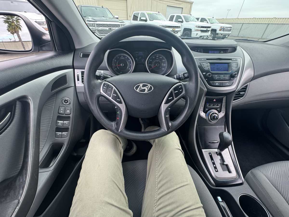 2013 Hyundai Elantra GLS Image 23 of 34