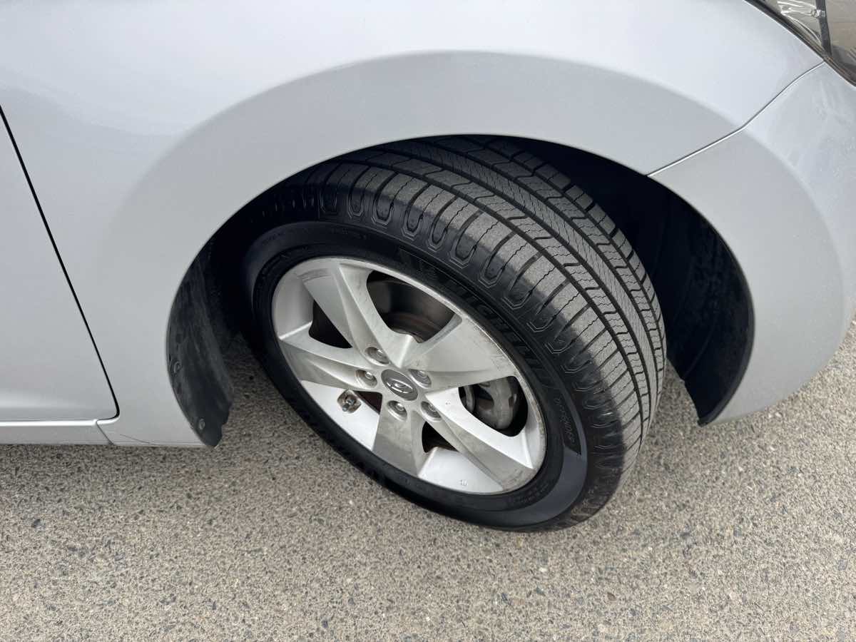 2013 Hyundai Elantra GLS Image 17 of 34