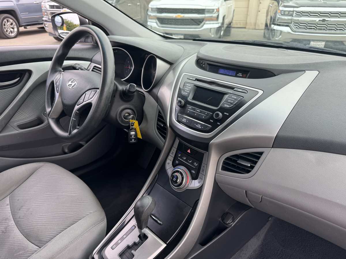 2013 Hyundai Elantra GLS Image 25 of 34